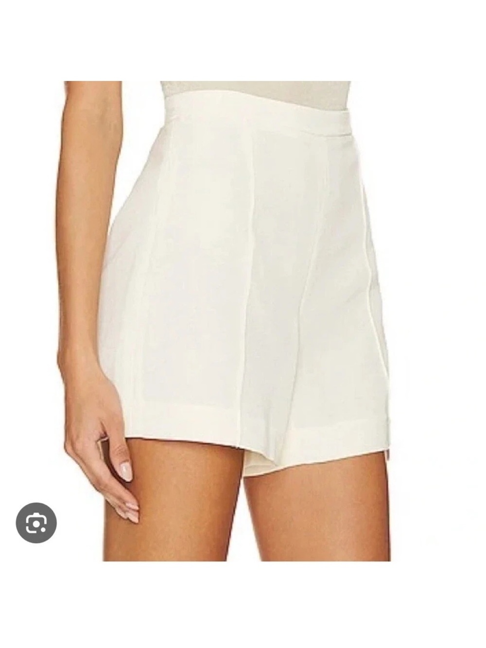 EUC  Vince Women's High Waisted Bone Color Tailored Shorts Cotton Viscose Sz 10